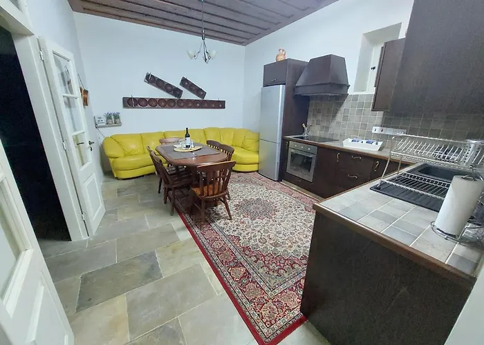 別荘 Evanthia's Stone House *